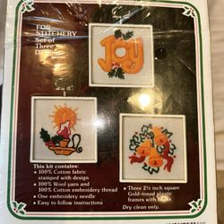 NOP Wonder Art Christmas Traditions Ornament 2.5" Trio Cross Stitch Kit - 5537