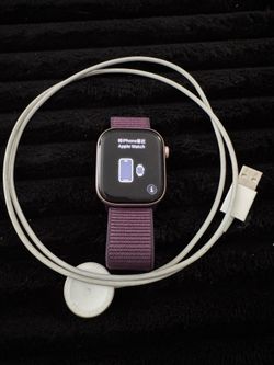 Apple Watch Series 10 GPS + Cellular plus USB charger