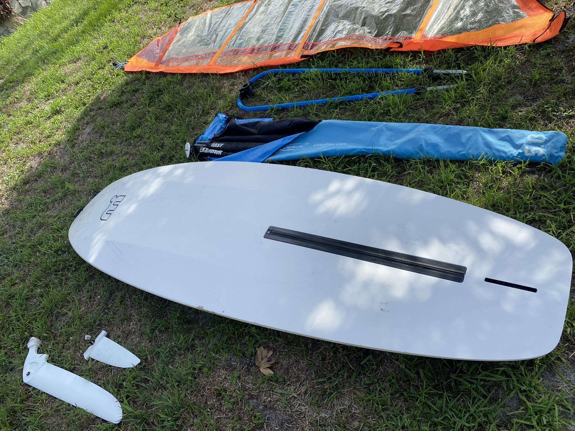 Complete Windsurfer Setup Mistral Prodigy 5.0 Sail for Sale in