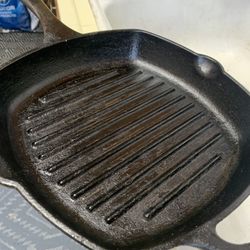 (2) Cast Iron Lodge And Victoria Skillet And Pot. Each $20 Both $30 