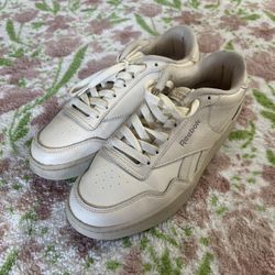 cream sneakers - Reebok