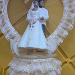 Vintage Wedding Cake Topper – Bride & Groom Figurine