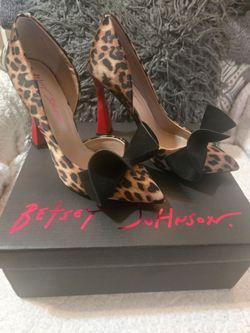 Betsy Johnson heels, new 8.5