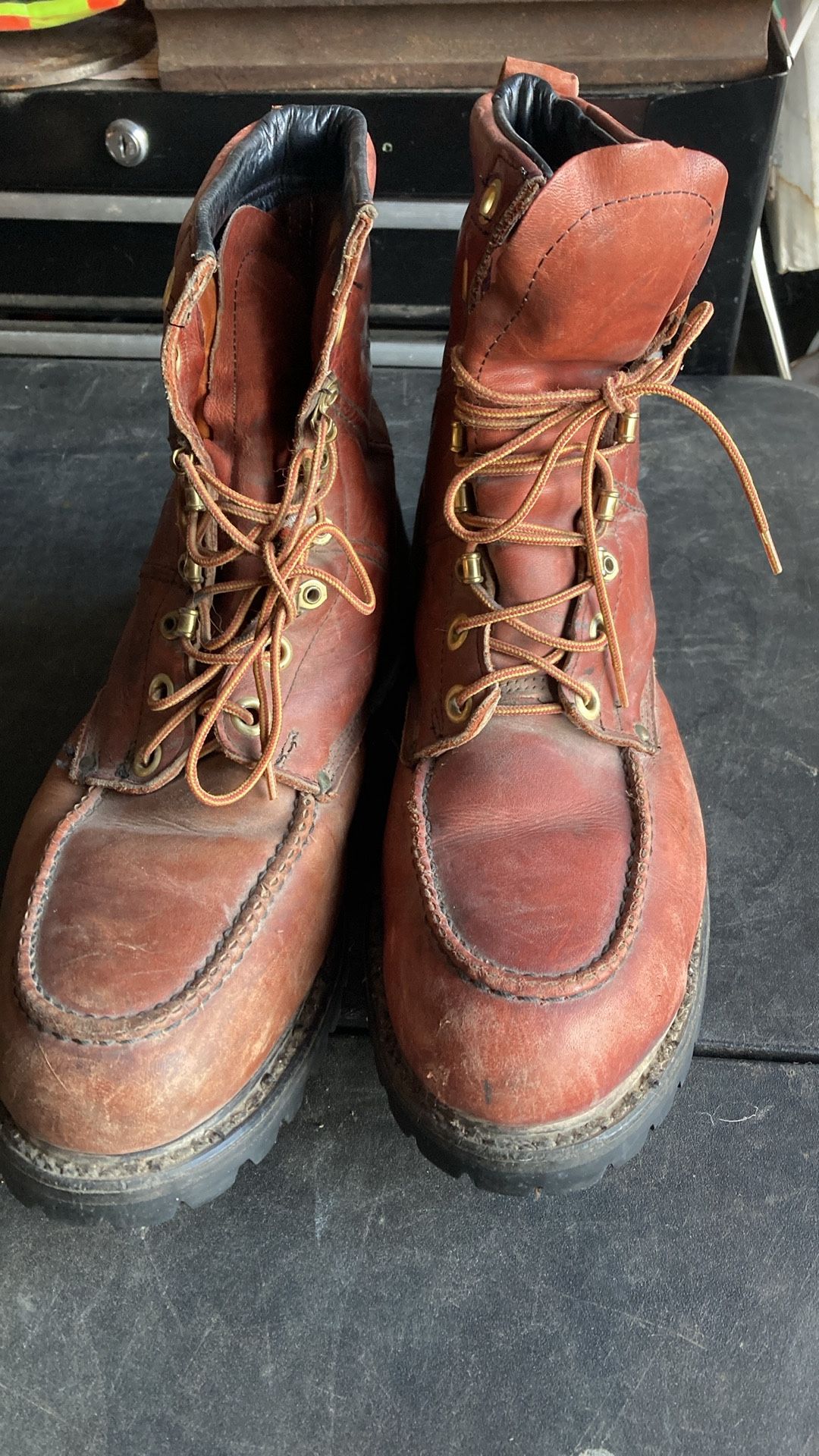 Steel toe work boots