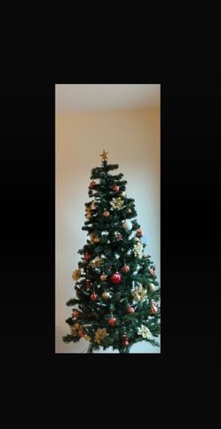 Complete Christmas Decoration Set + 6.5ft Pre-Lit Tree