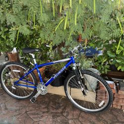 Specialized Hardrock Mountain bike, Great Condition 26”