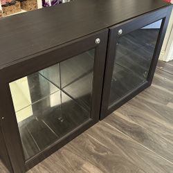 Ikea Display Case With Mirror, Light & Lock