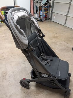Uppababy minu v2 grey and Cruz v2