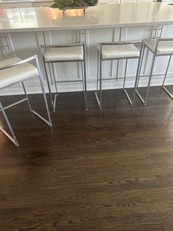 4 counter height stools