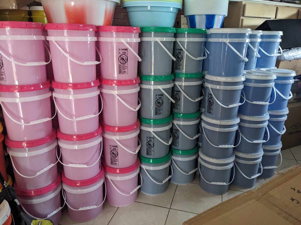 5 Gallon Buckets Of Laundry Detergent, Dish Soap, Fabric Softener And Cleaning Product