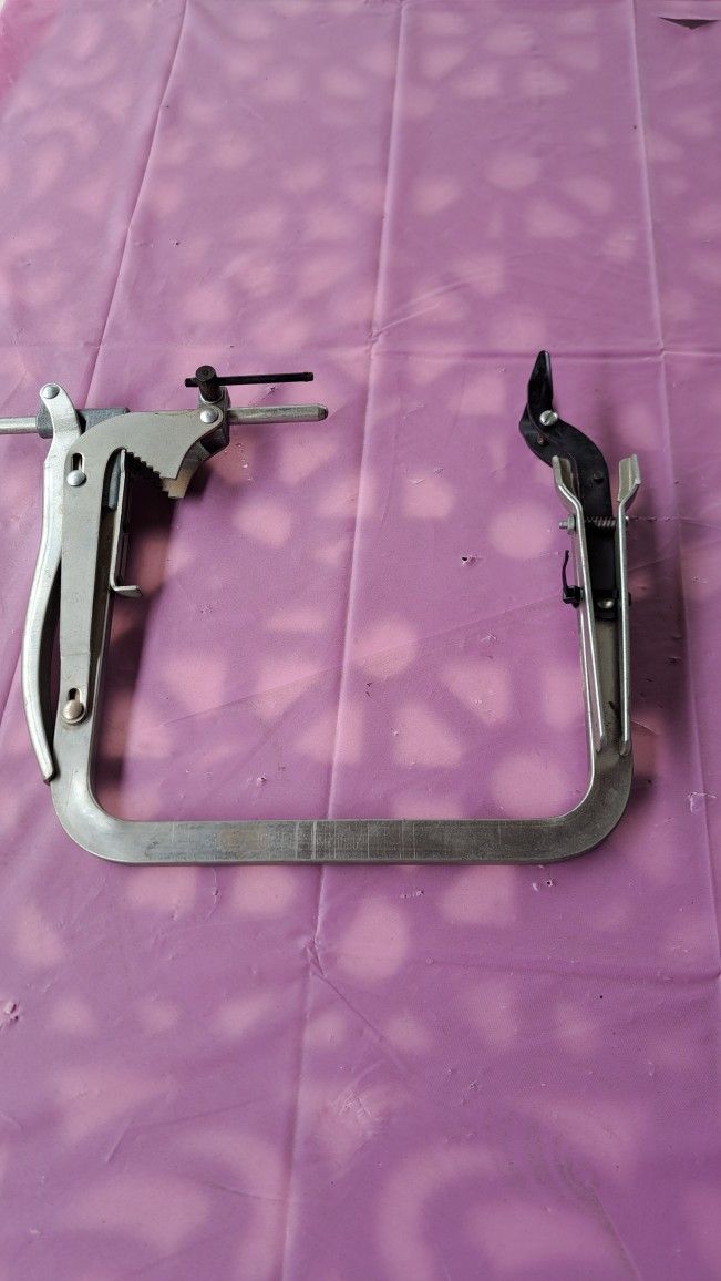 CRAFTSMAN Valve Spring Compressor #