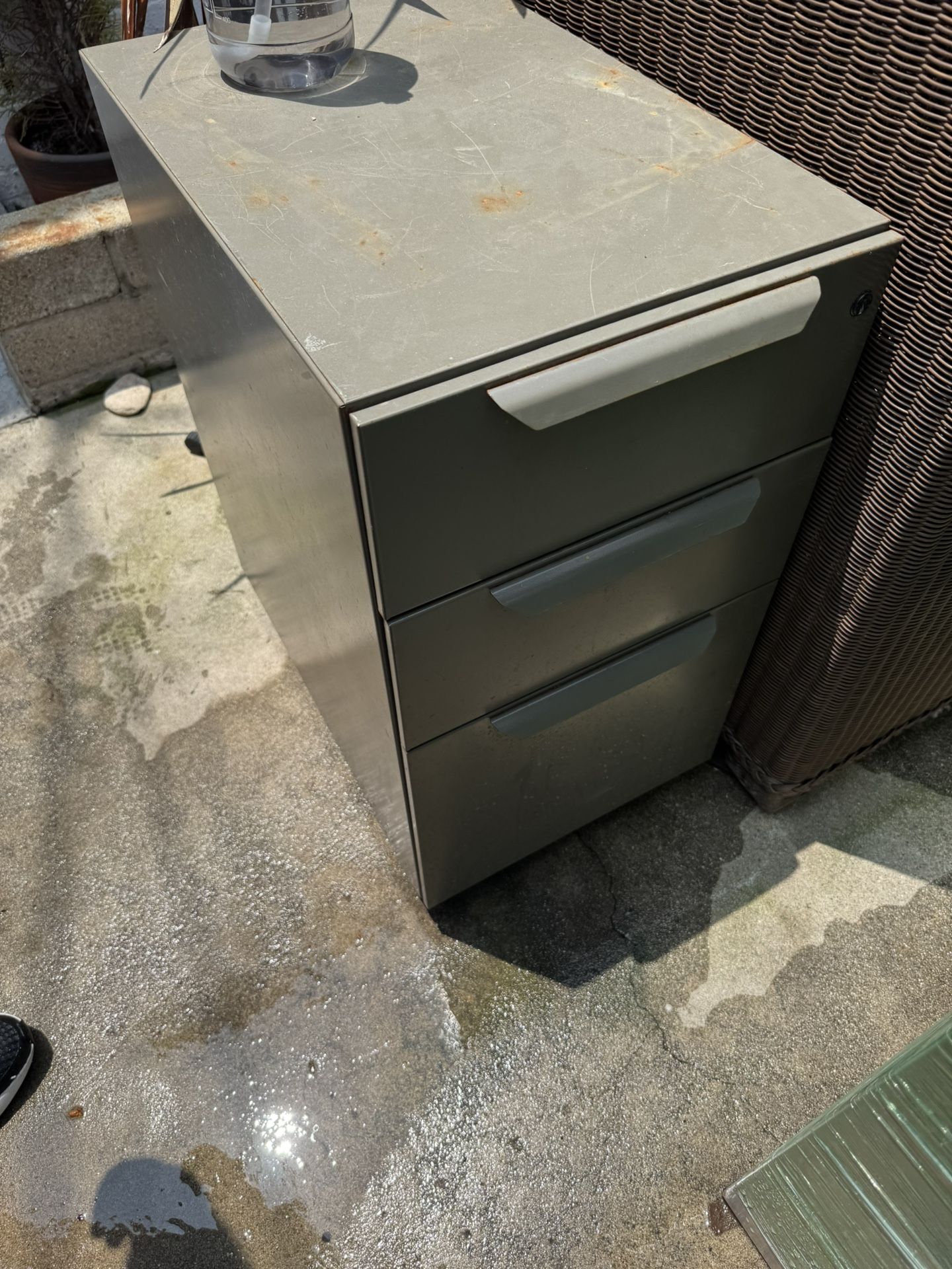 Metal File cabinet