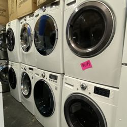 SET WASHER AND DRYER WHITE FRONT DOORS LG AND KENMORE 