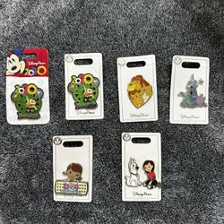 Disney Pins (Collectibles)