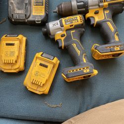 Dewalt Hammer Drill In Impact Drill 2 Battery’s In Charger