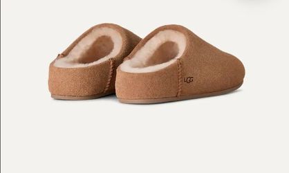 UGGs slippers+cleaning kit size 8
