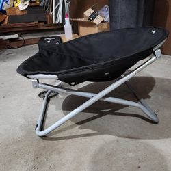 Round elevated pet cot/bed