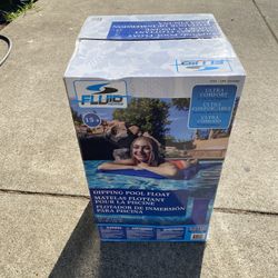 Fluid Aquatics Pool Lounge