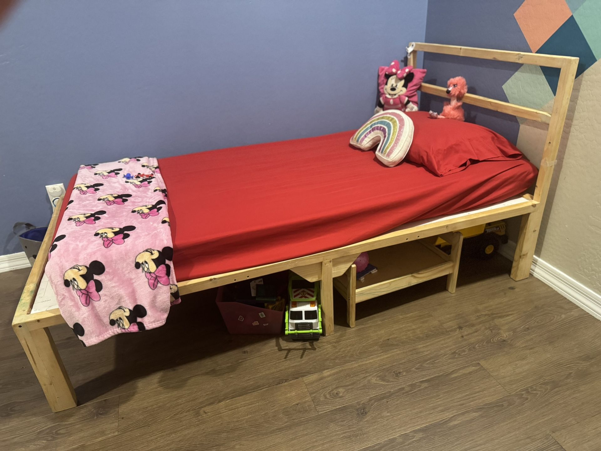 Kids Twin bed