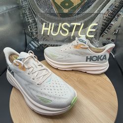 Hoka One One Women's Clifton 9 Vanilla/Astral Sz 7.5D (Wide)