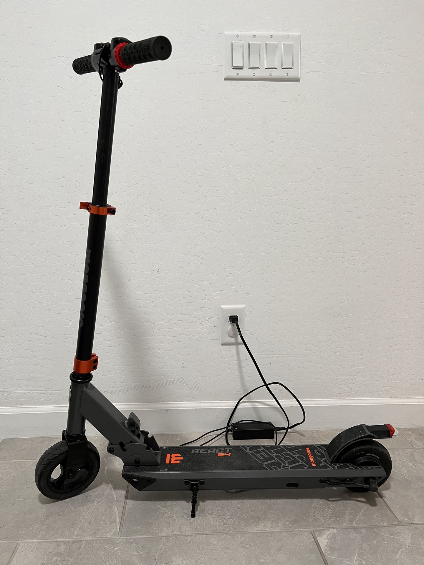 Electric Scooter Mongoose React E4 Lithium 15mph