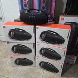 JBL Boombox 4!! Brand new!! 100% original. Best price in the market. Color Black. And blue.
