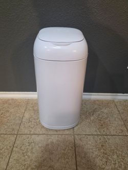 Clean & Sanitized Diaper Genie Pail (Excellent Condition)