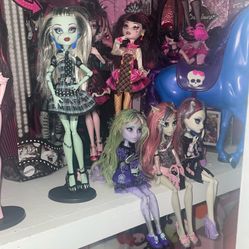 Monster High (Only Trades Locally)
