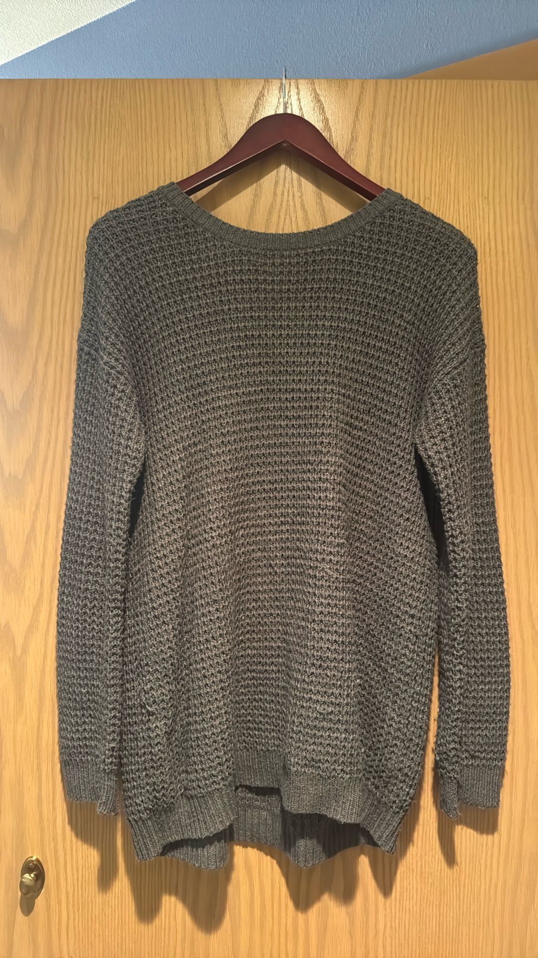 Cozy Knit Sweater – Size Small