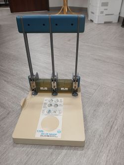 Carl XHC-150 Industrial 3-Hole Punch