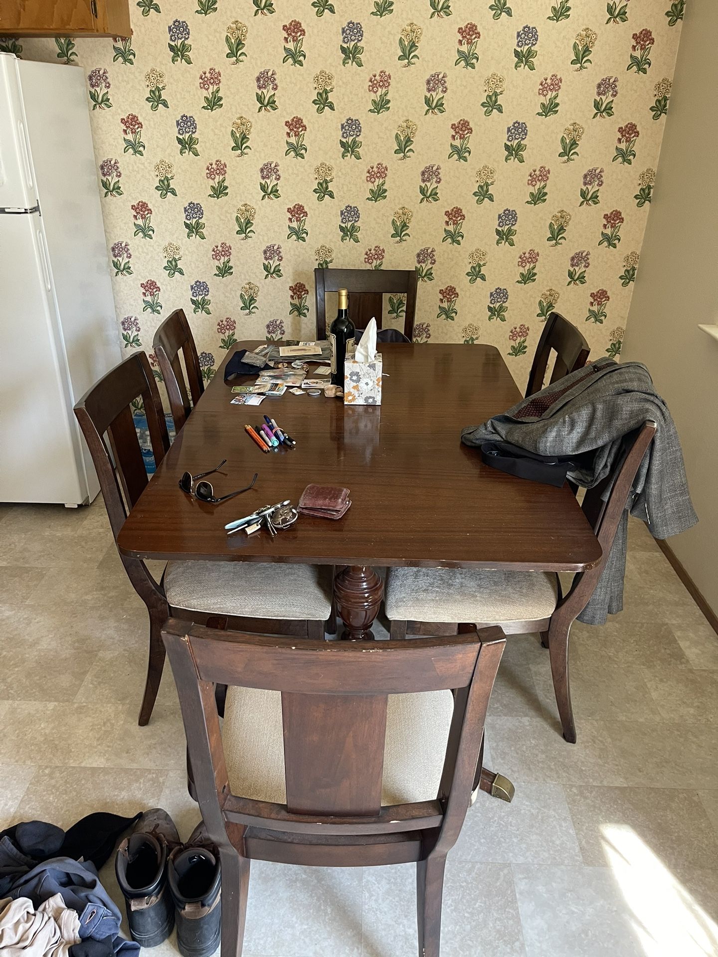 Table With Chairs 