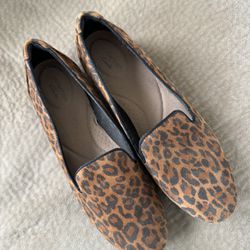 Clark’s Sara Poppy Leopard Loafers, Sz 9 Women’s