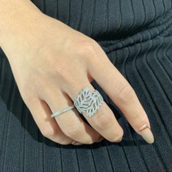 Beautiful 925 Sterling Silver Leafs Ring