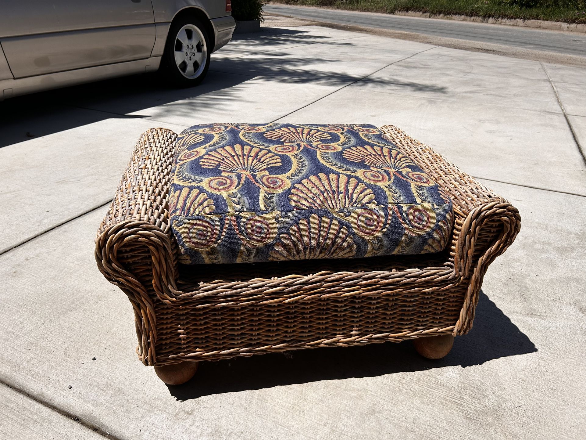 Ottoman/ Footstool