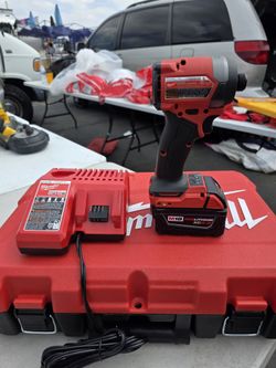 Milwaukee M18 Fuel Impact Driver Kit Combo 5.0 Battery And Charger