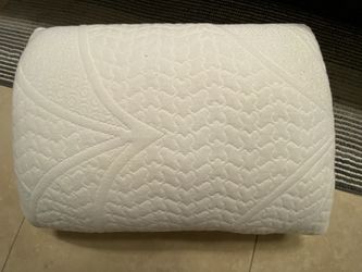 Stiff Memory Foam White Pillow