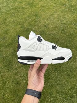 Jordan 4 Retro - Flight Club
