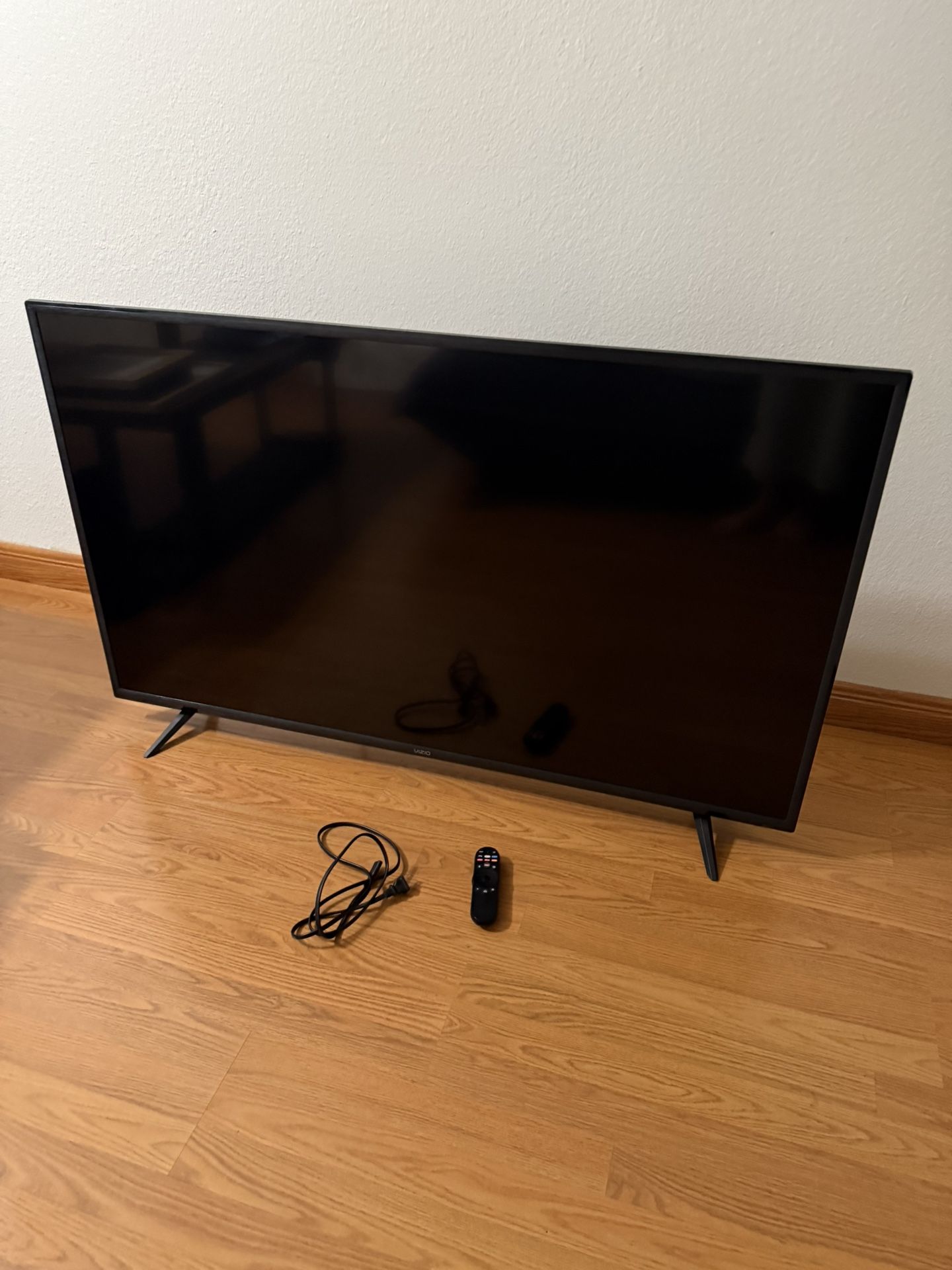 Vizio 55 Inch Smart TV with Wall Mount