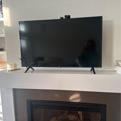 TCL Roku TV 35"