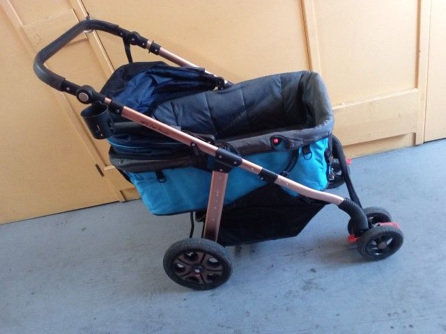 XL Dog Stroller *Likenew* Asking $125 Orig. $370