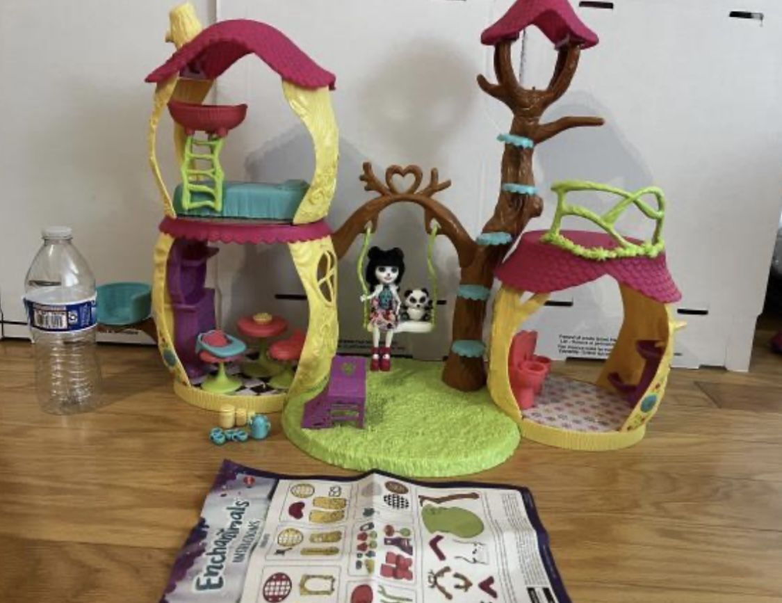 Enchantumals Playhouse, Giraffes, Bicycle