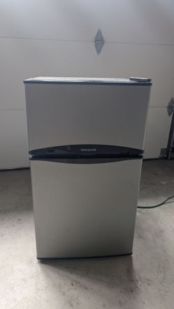 Frigidaire mini fridge