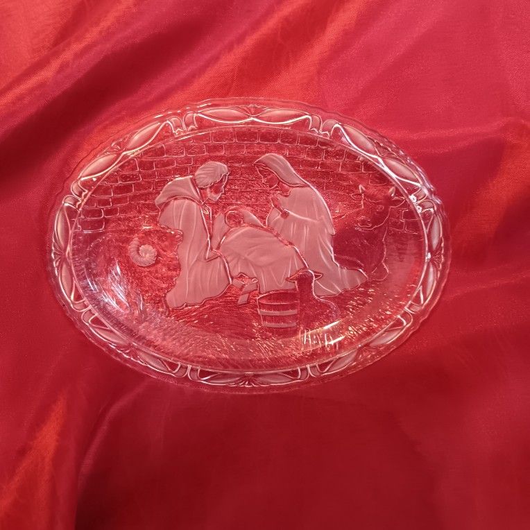 MIKASA REJOICE CRYSTAL NATIVITY SMALL PLATE 7 "