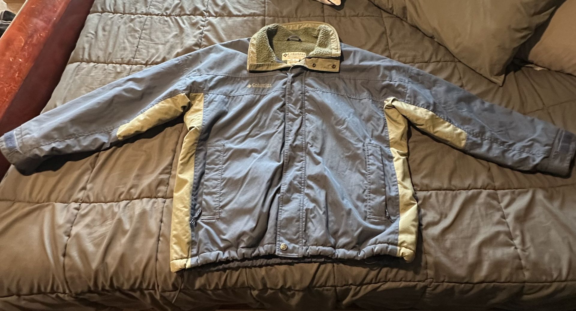 Columbia Sportswear Winter Jacket – Size L– Sherpa Lined – Blue/Beige