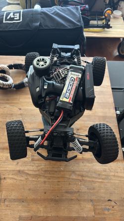 Traxxas 4x4 Rustler  VXL