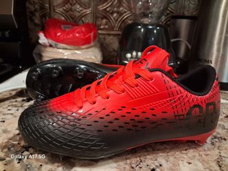Soccer cleats us size 5youth