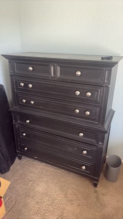 7 Drawer Upright Dresser