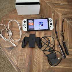 Nintendo - Switch – OLED Model w/Joy-Con - White Like New 