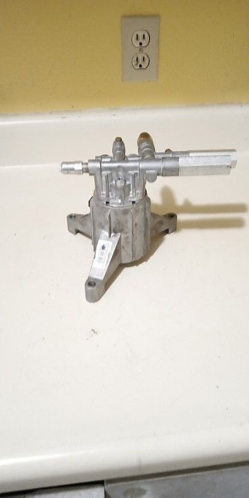 2900 psi pressure washer pump will fit any machine with 2900 psi pressure washer machine in excellent condition like new