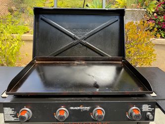 Blackstone Griddle, 4 burner, like new